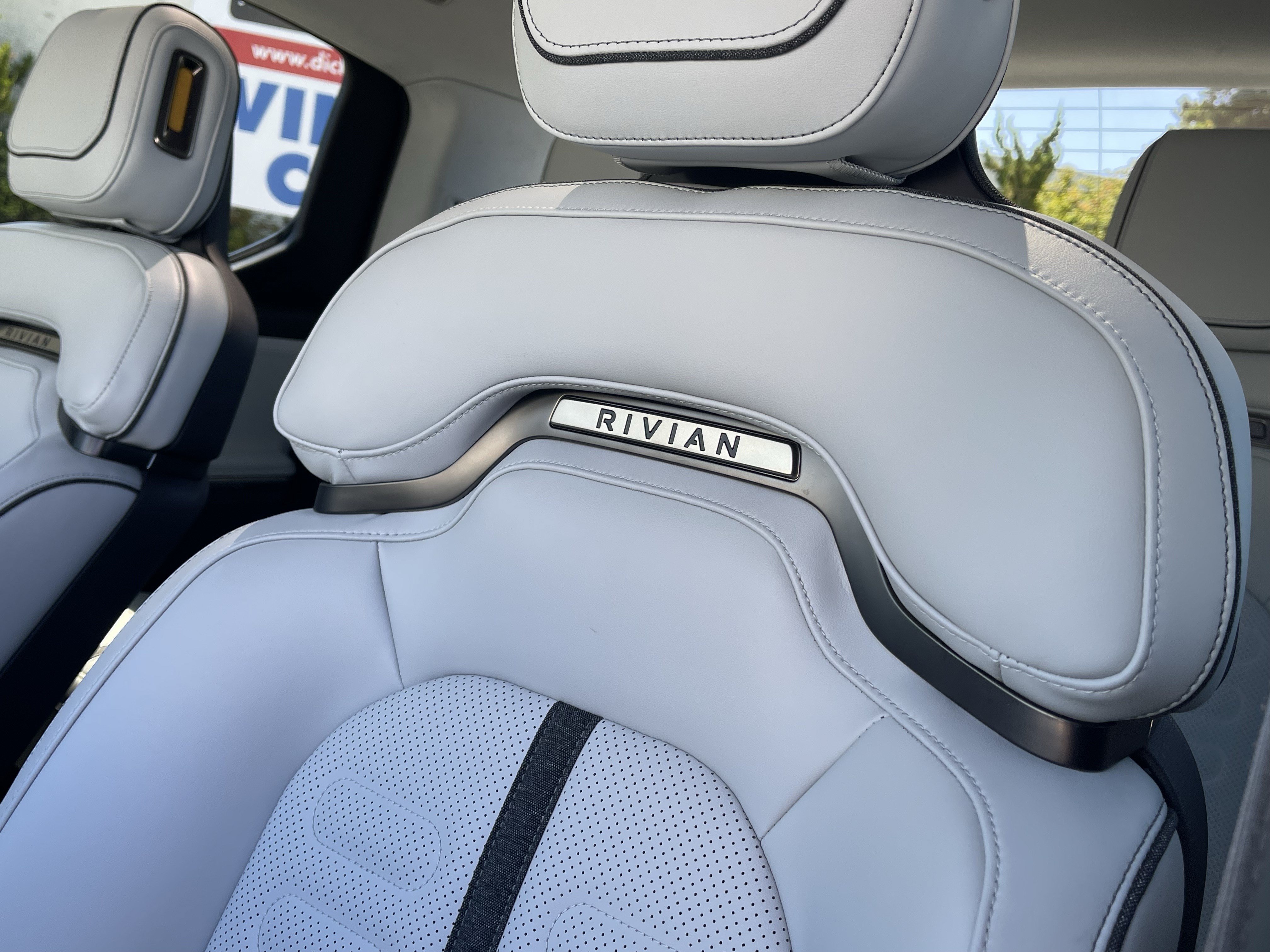Used 2025 Rivian R1T Adventure AWD/4WD image 23