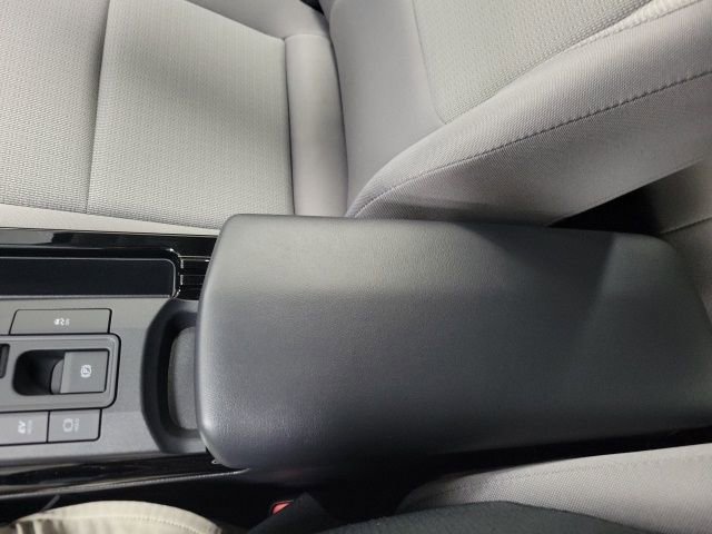 New 2026 Toyota Prius LE FWD image 24