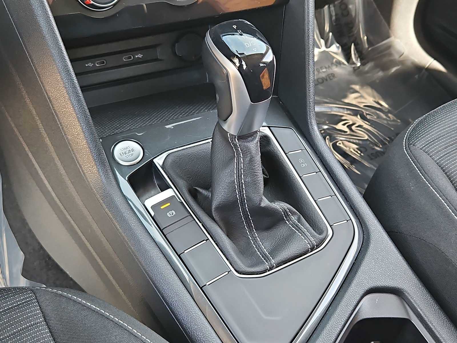 Used 2022 Volkswagen Tiguan S image 32