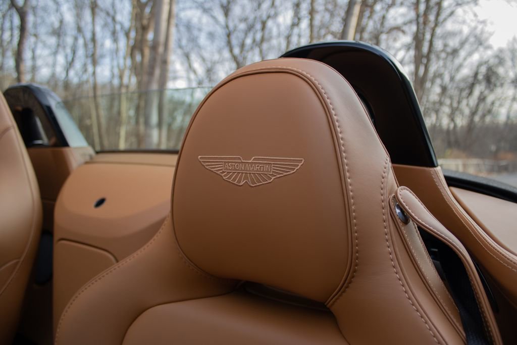 New 2026 Aston Martin V8 Vantage Convertible image 10