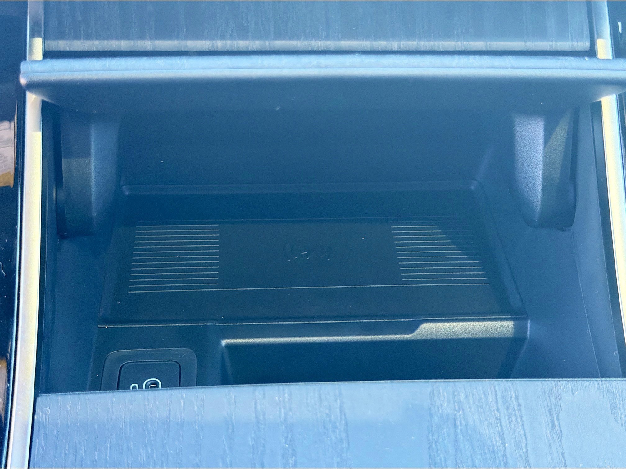 New 2026 Land Rover Range Rover Velar Dynamic SE image 30