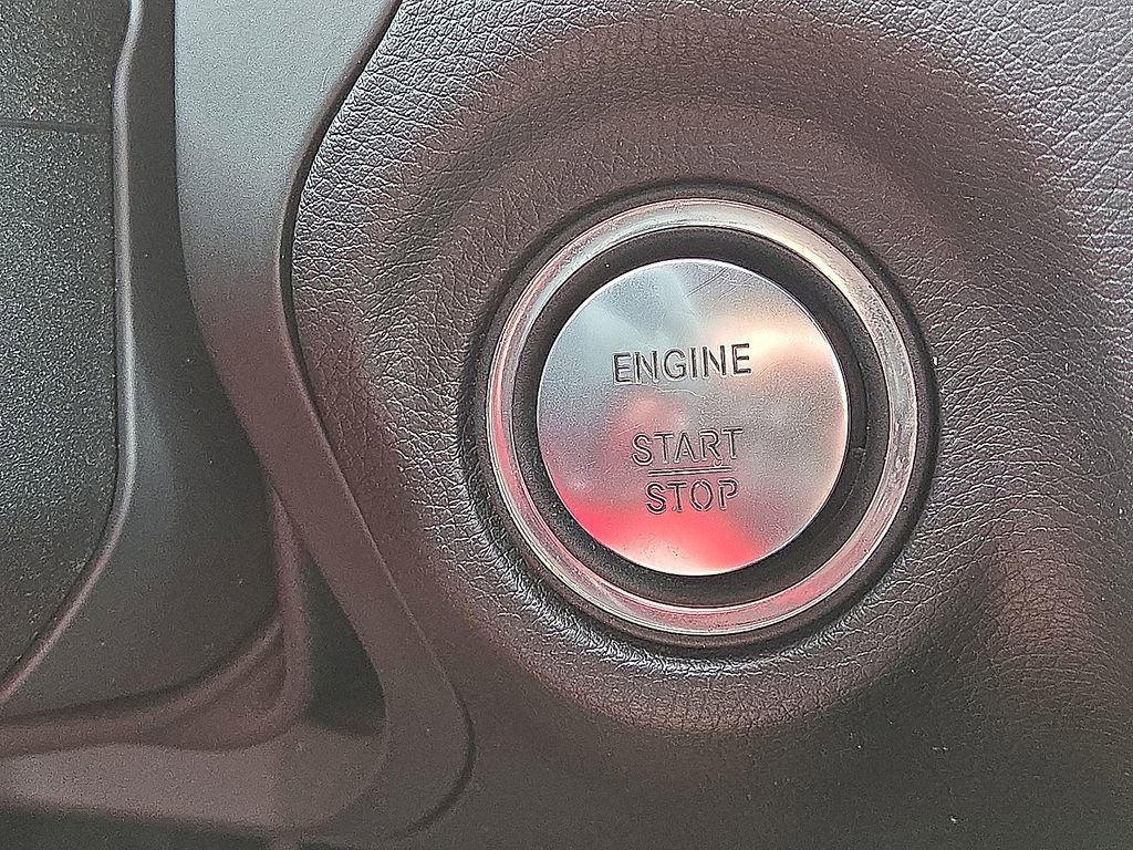 Used 2014 Mercedes-Benz SLK 250 image 29