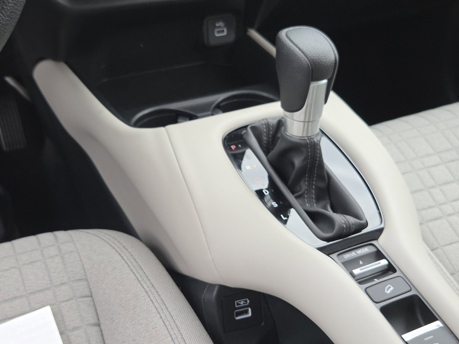 Certified 2023 Honda HR-V LX image 29