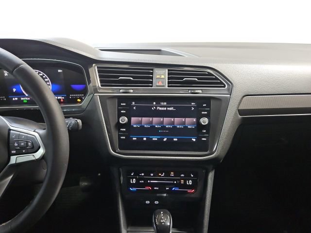 Used 2023 Volkswagen Tiguan SE FWD image 27