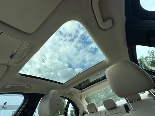 Used 2017 Mercedes-Benz C 300 4MATIC Sedan image 23