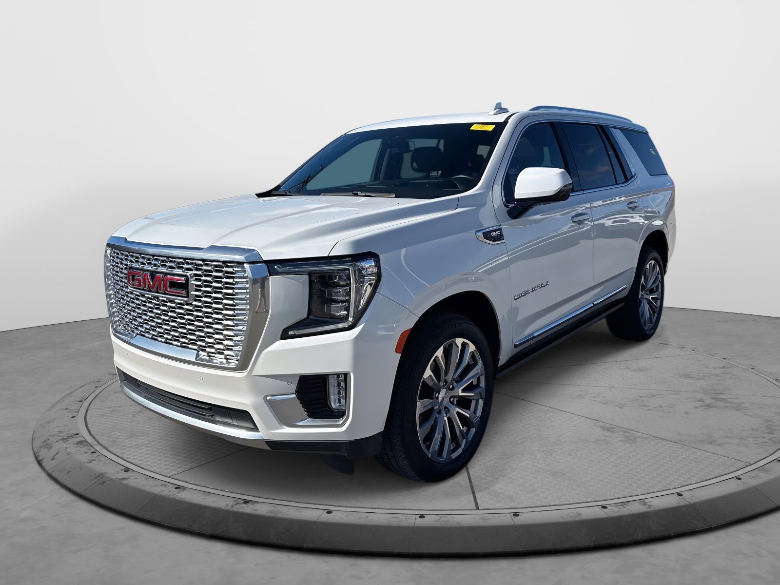 Certified 2022 GMC Yukon Denali image 3