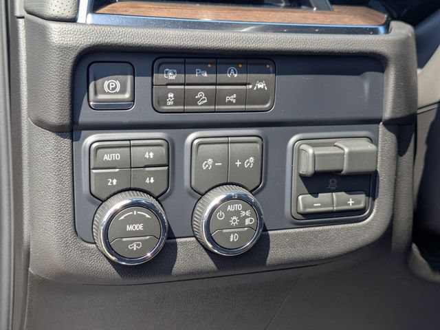New 2026 Chevrolet Suburban High Country AWD/4WD image 14