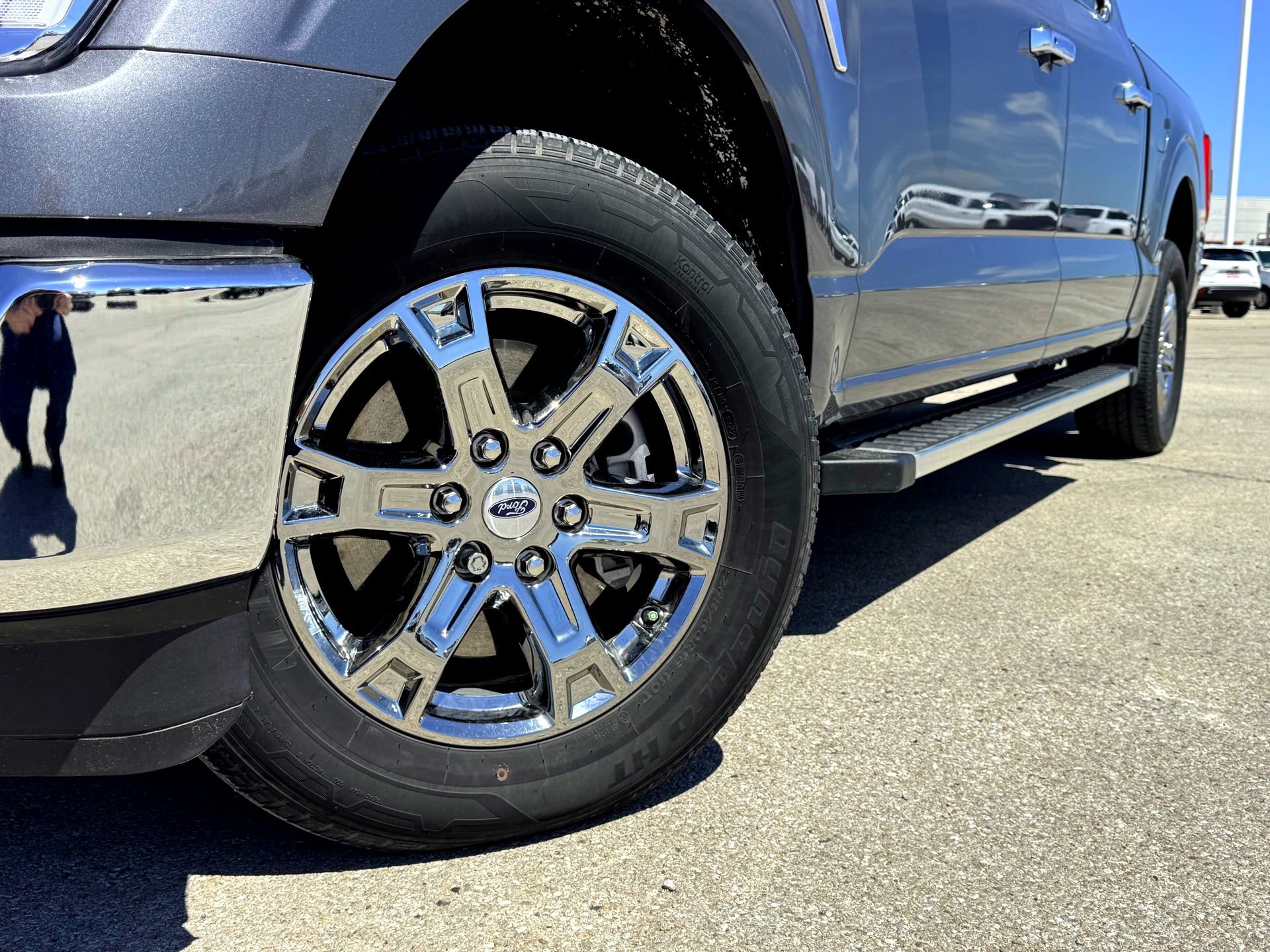 Used 2023 Ford F150 Lariat RWD image 2