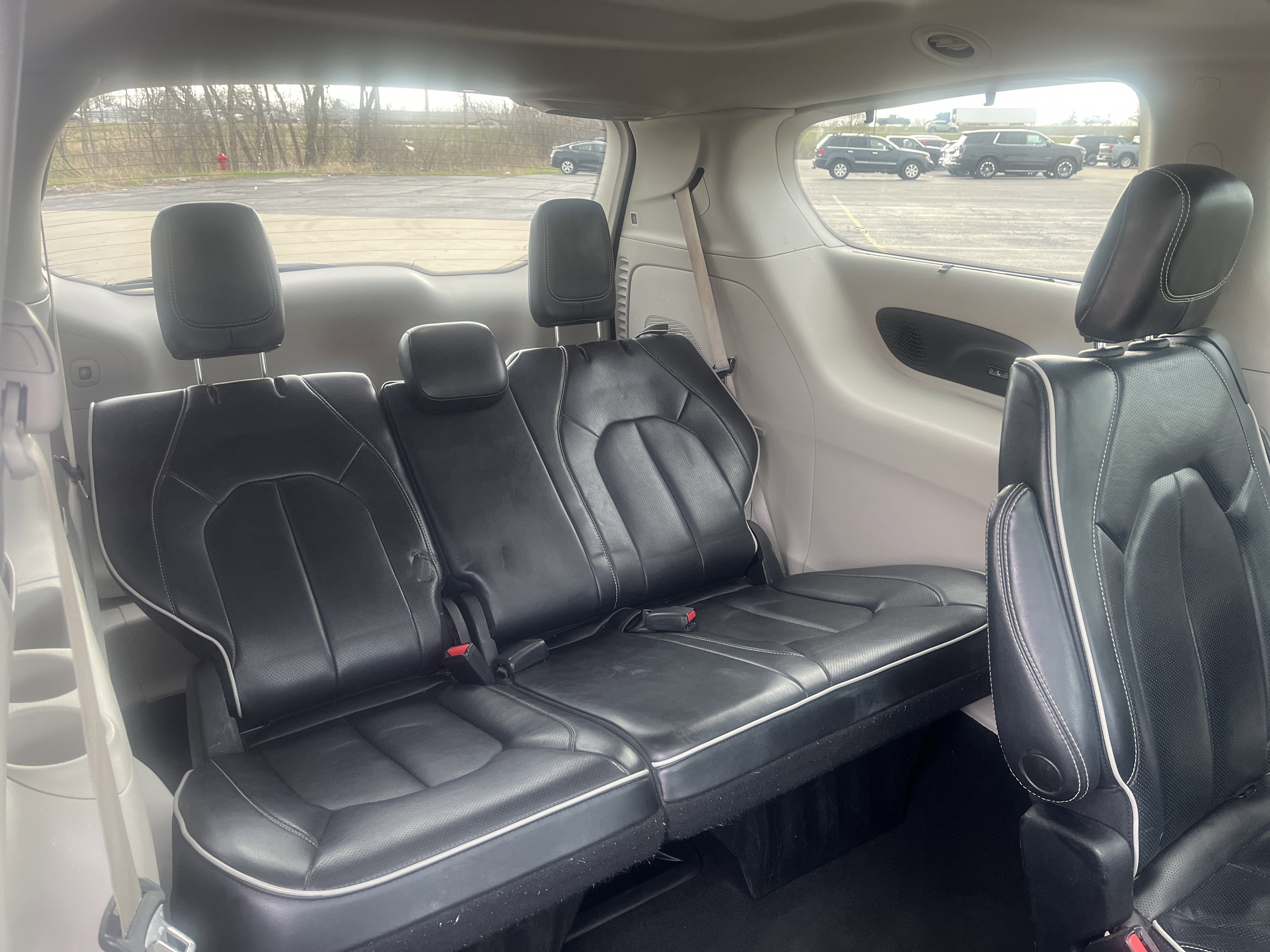 Used 2022 Chrysler Pacifica Limited FWD image 15
