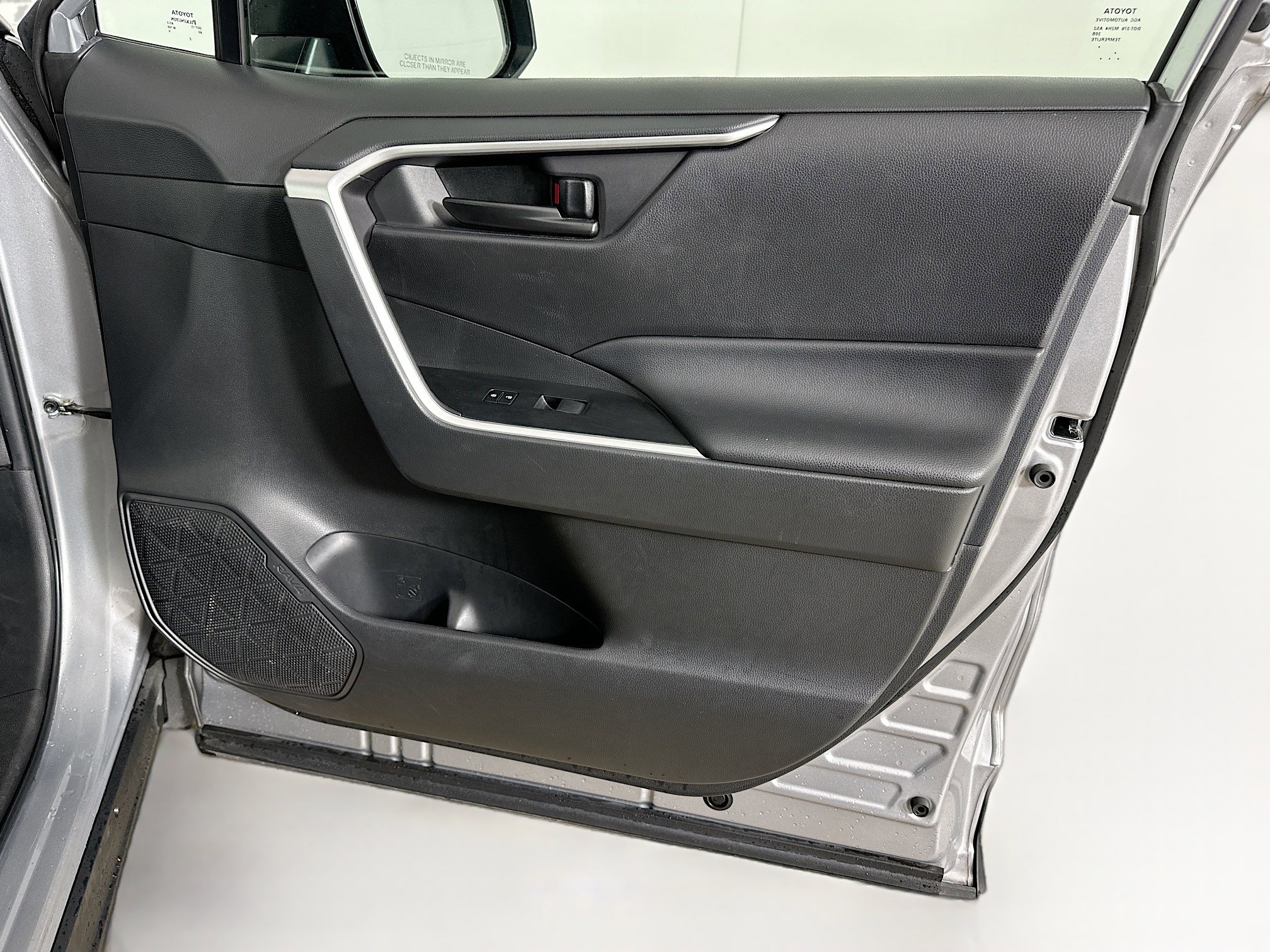 Used 2024 Toyota RAV4 LE image 30