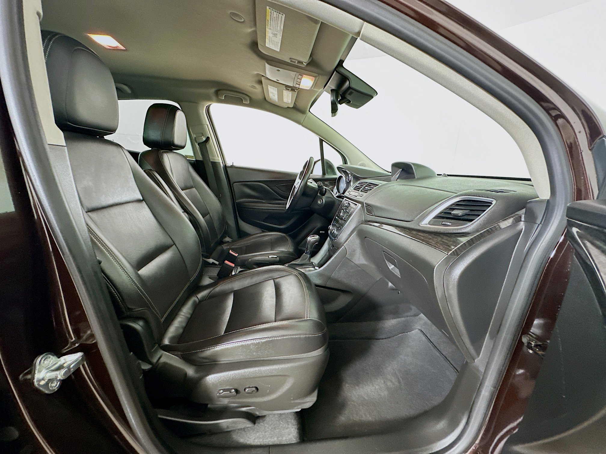 Used 2015 Buick Encore Premium image 29
