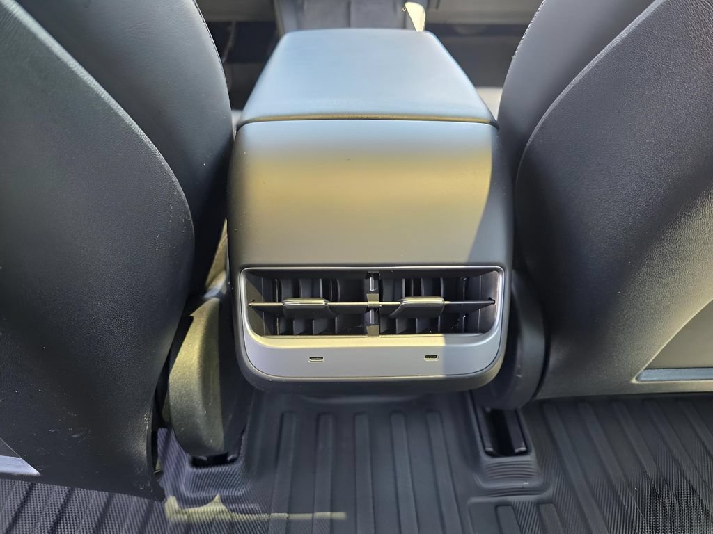 Used 2022 Tesla Model 3 Standard Range RWD image 12