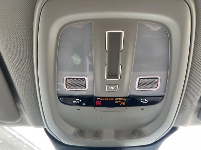 Certified 2025 Volvo XC60 B5 Plus image 37