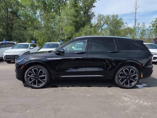 Used 2024 Lincoln Nautilus Reserve w/ Equipment Group 202A AWD/4WD image 8