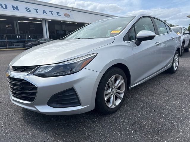 Used 2019 Chevrolet Cruze LT FWD image 2