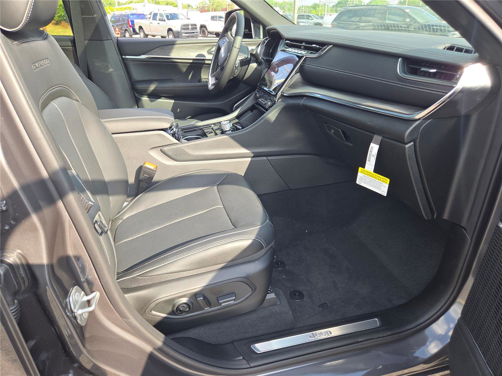 New 2025 Jeep Grand Cherokee Overland w/ Trailer Tow Package image 7