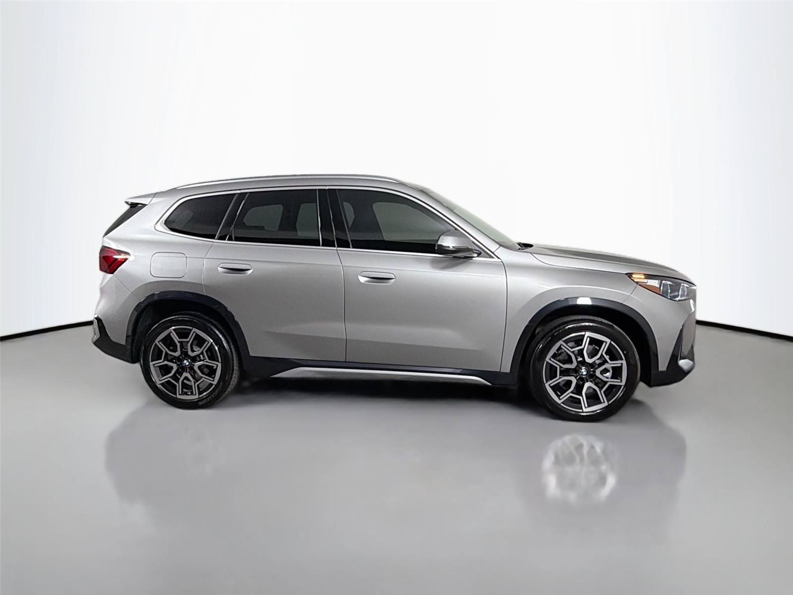New 2026 BMW X1 xDrive28i w/ Technology Package AWD/4WD image 8