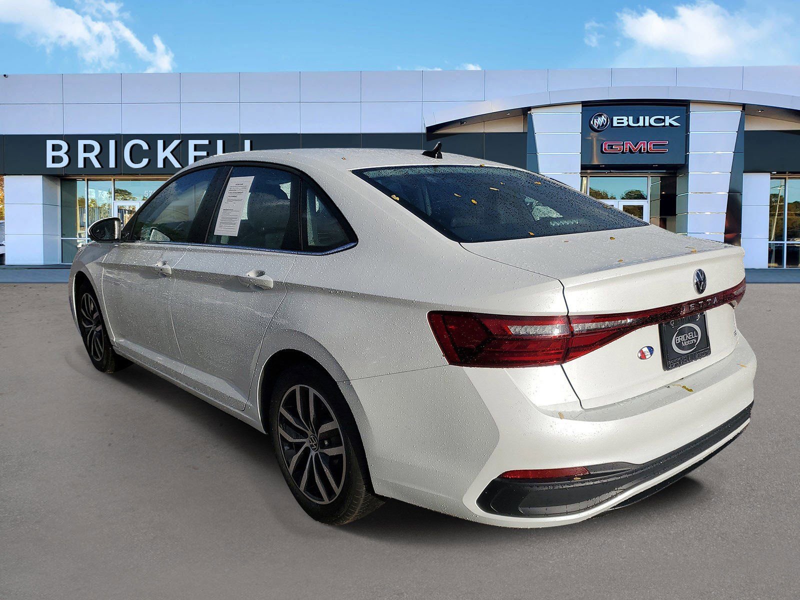 Used 2025 Volkswagen Jetta SE FWD image 4