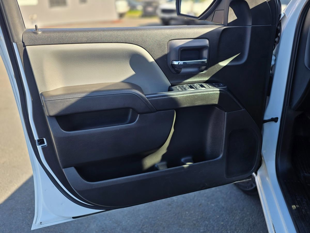Used 2018 Chevrolet Silverado 1500 Custom w/ Trailering Package AWD/4WD image 22