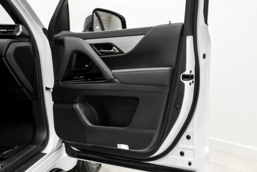 Used 2023 Lexus LX 600 F Sport image 41