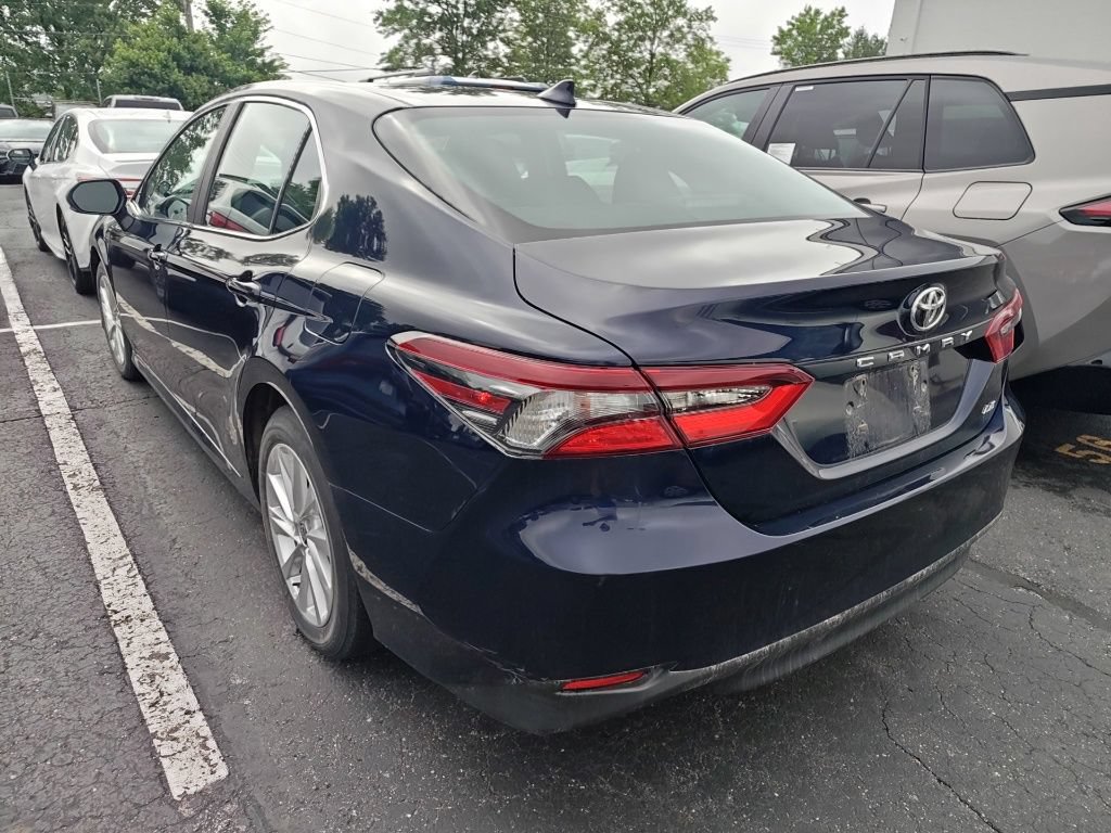 Used 2021 Toyota Camry LE w/ Convenience Package FWD image 4