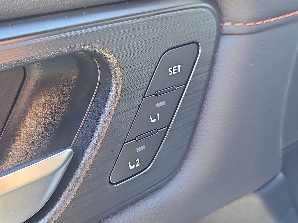 New 2025 Nissan Armada PRO-4X AWD/4WD image 11