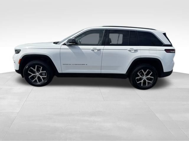 Used 2024 Jeep Grand Cherokee Limited AWD/4WD image 7