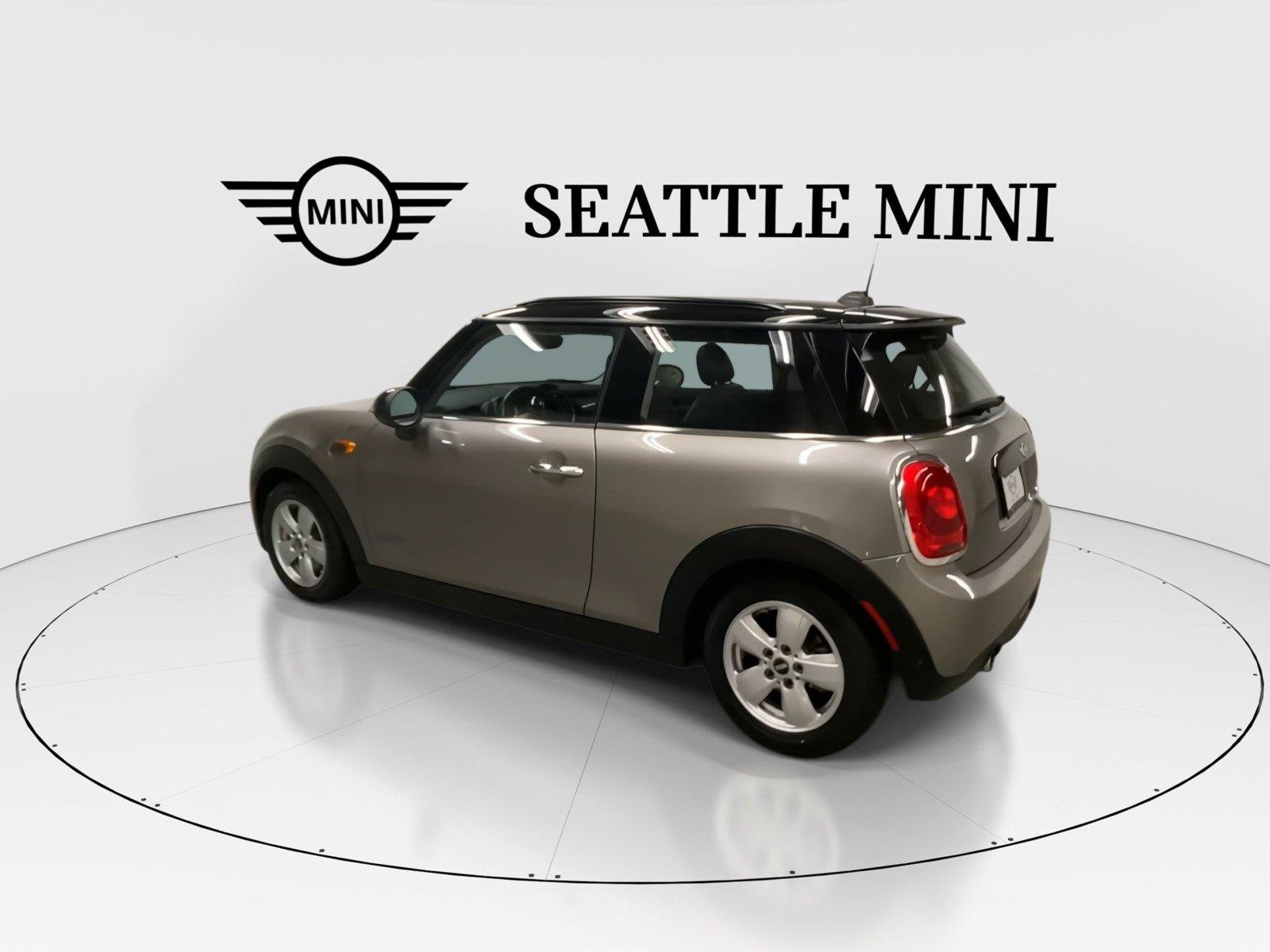 Used 2018 MINI Cooper 2-Door Hardtop FWD image 8
