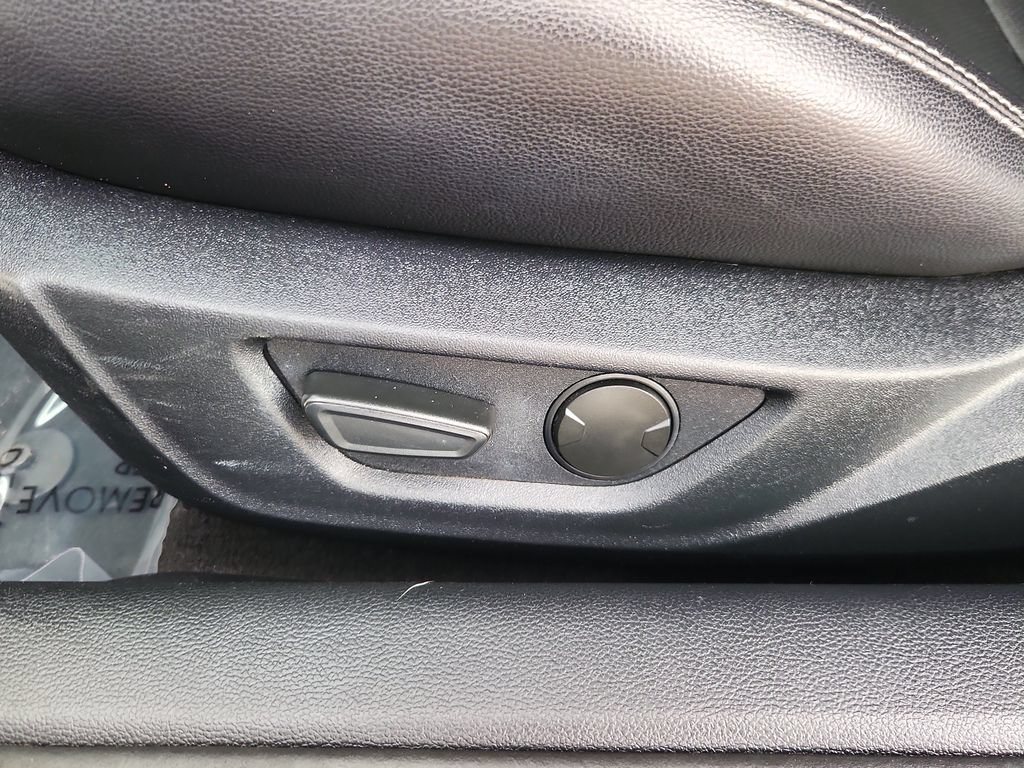 Used 2020 Ford Mustang Premium RWD image 8