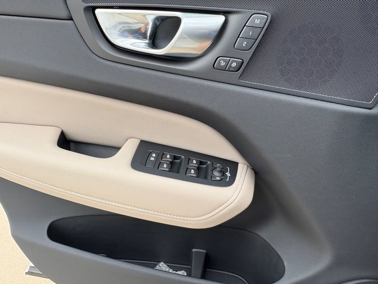 New 2026 Volvo XC60 B5 Plus w/ Protection Package Premier image 17