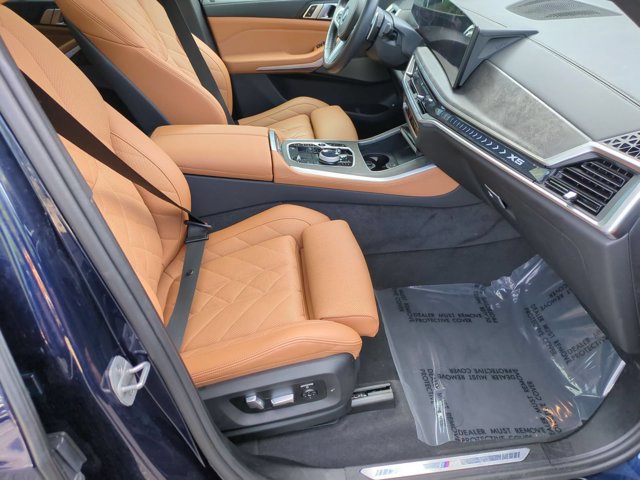 Used 2024 BMW X5 xDrive50e w/ Executive Package AWD/4WD image 32