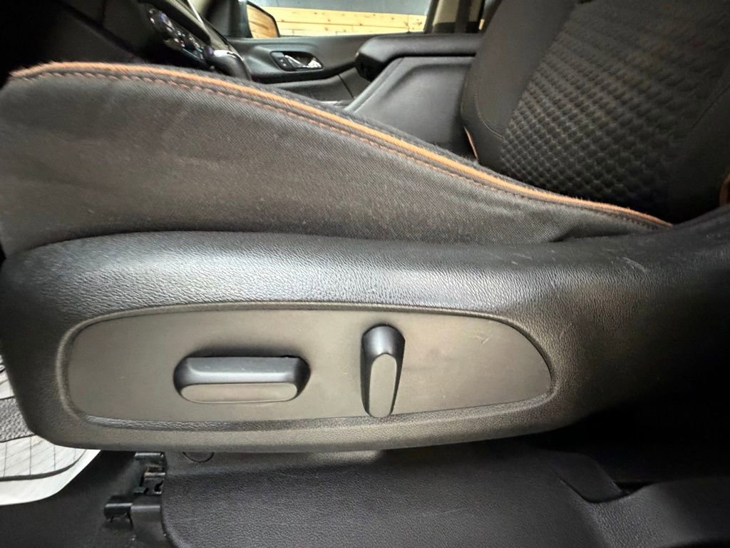 Used 2017 GMC Acadia SLE w/ Driver Alert Package I image 25