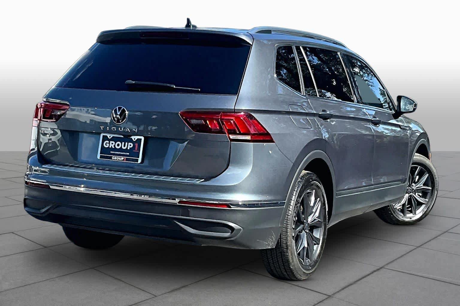 Used 2024 Volkswagen Tiguan SE FWD image 13