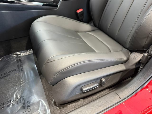 Certified 2025 Acura Integra Base image 14