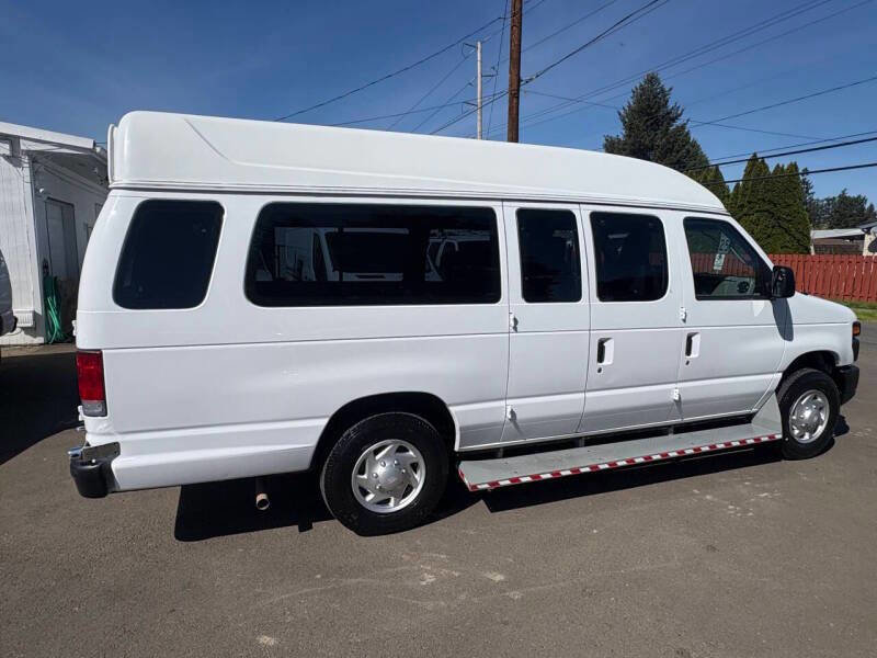 Used 2014 Ford E-250 and Econoline 250 Extended w/ Power Group image 6