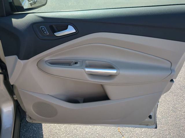 Used 2017 Ford Escape SE w/ Equipment Group 201A FWD image 31