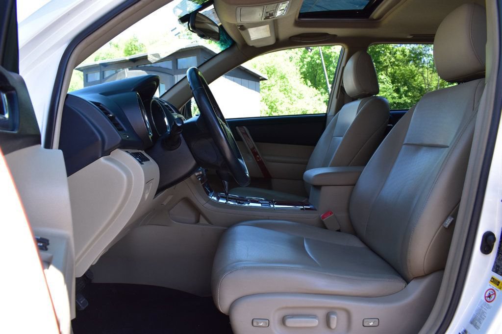 Used 2013 Toyota Highlander Limited AWD/4WD image 11