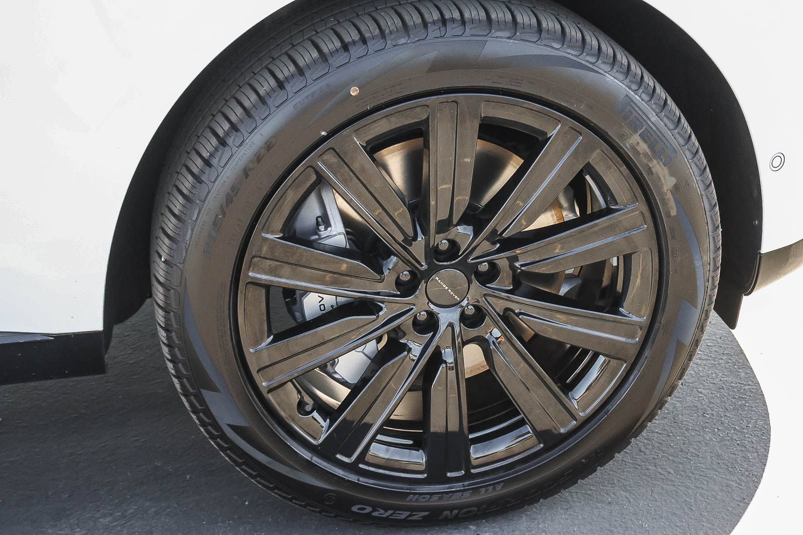 New 2026 Land Rover Range Rover SE AWD/4WD image 14