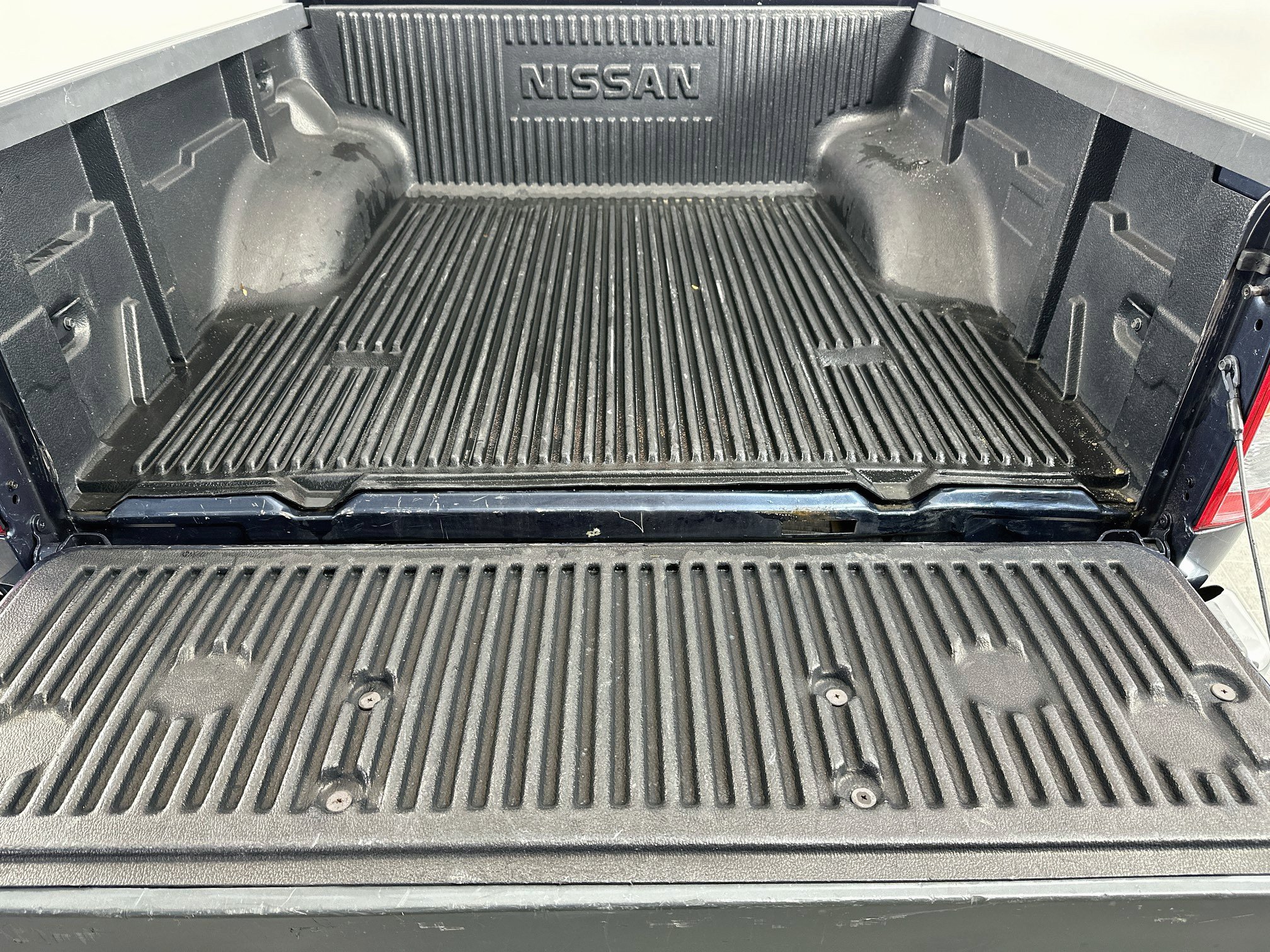Used 2015 Nissan Frontier SV AWD/4WD image 22