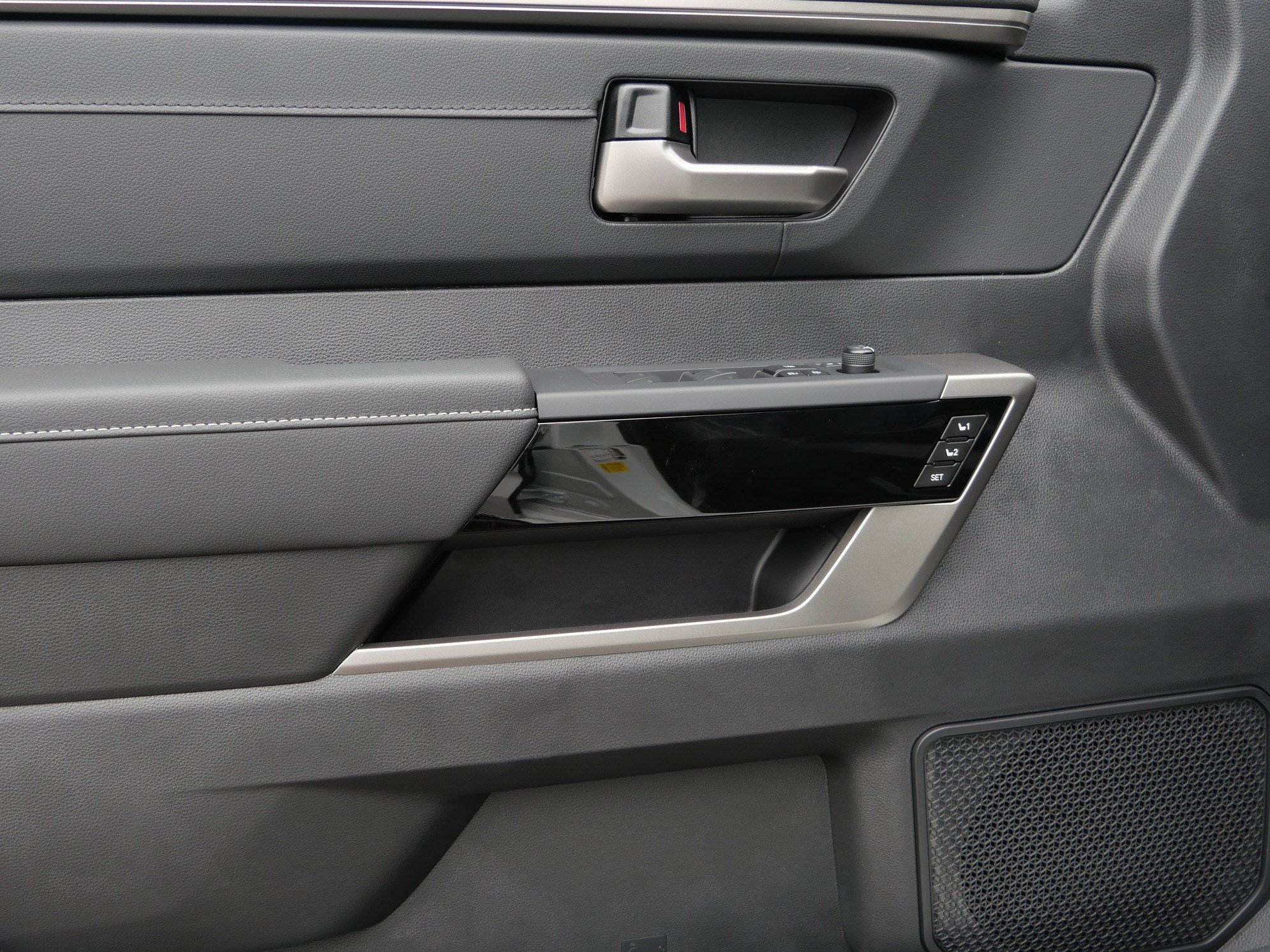 New 2026 Toyota Tundra Limited AWD/4WD image 6