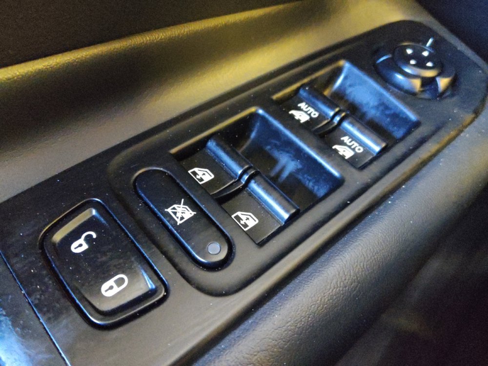 Used 2022 Jeep Renegade Latitude AWD/4WD image 27