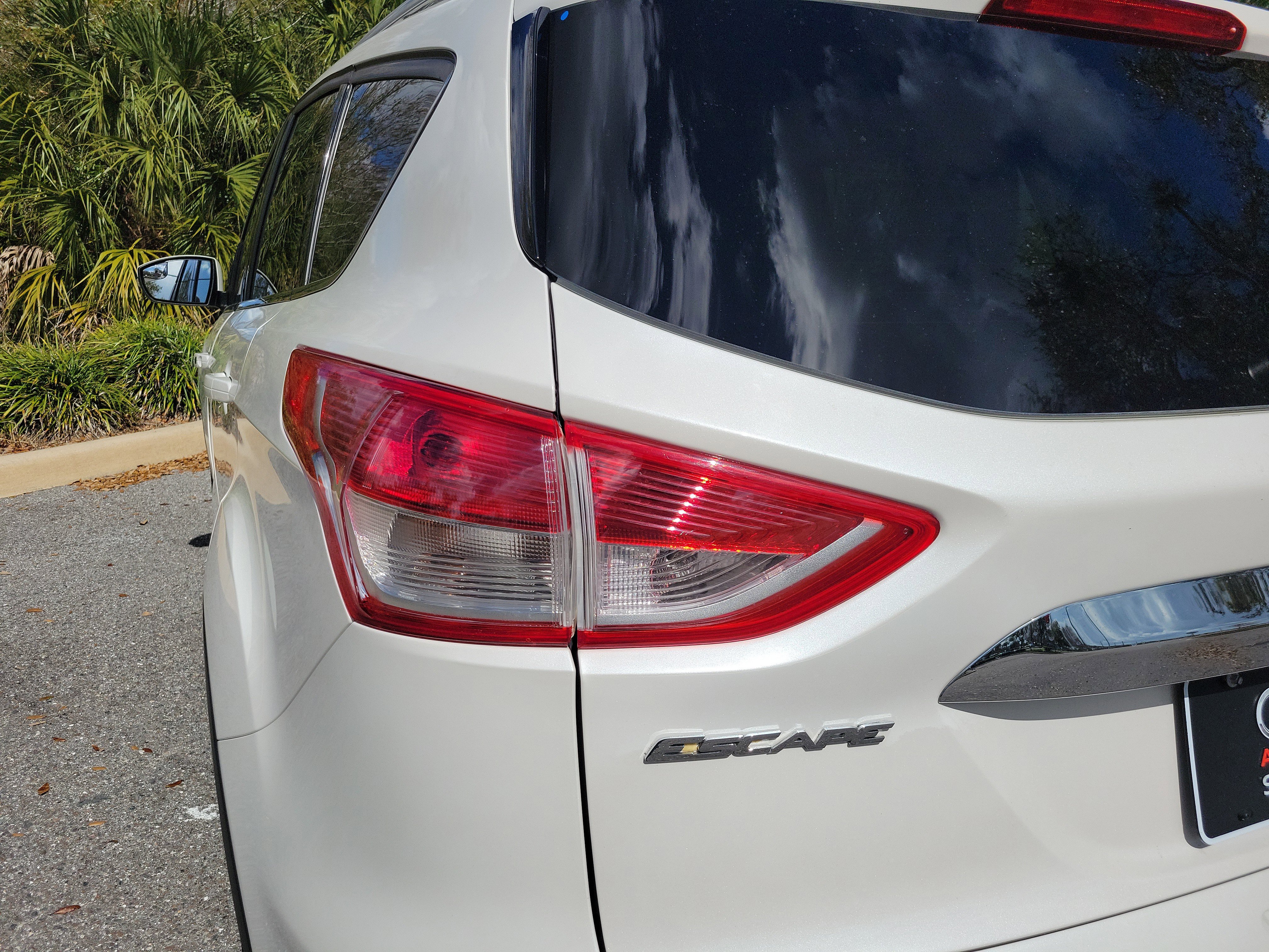 Used 2016 Ford Escape Titanium image 10