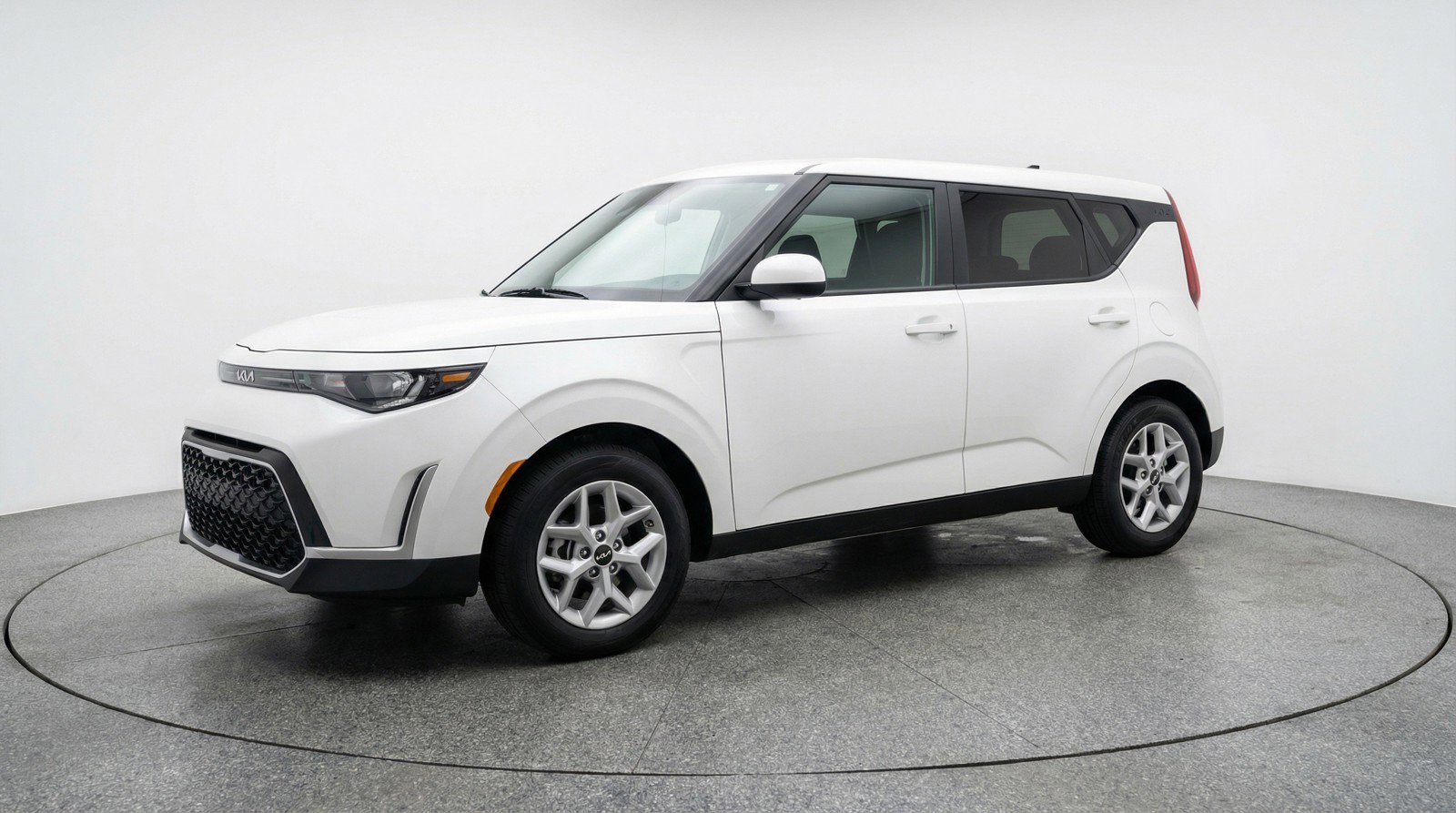 Used 2025 Kia Soul LX w/ LX Technology Package FWD image 3