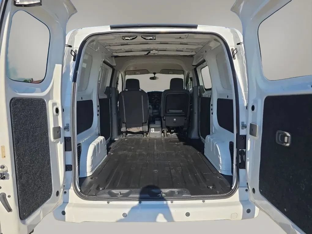 Used 2015 Chevrolet City Express LT w/ Appearance Package FWD image 10