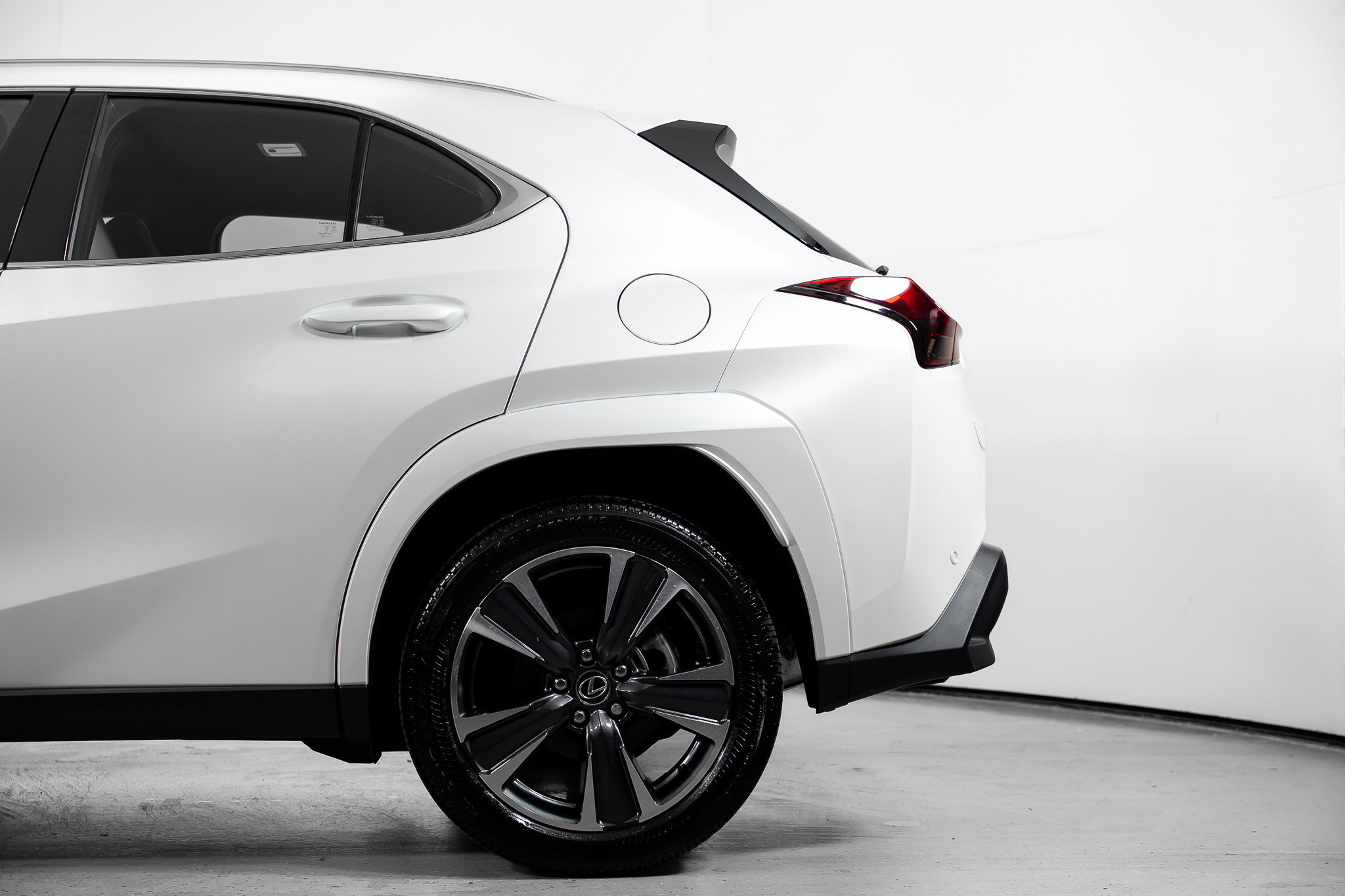 Used 2025 Lexus UX 300h AWD w/ Accessory Package (Z1) image 15