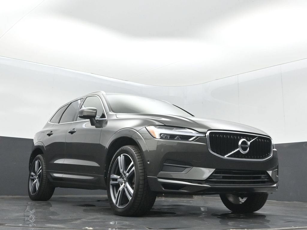 Used 2018 Volvo XC60 T5 Momentum w/ Vision Package AWD/4WD image 10