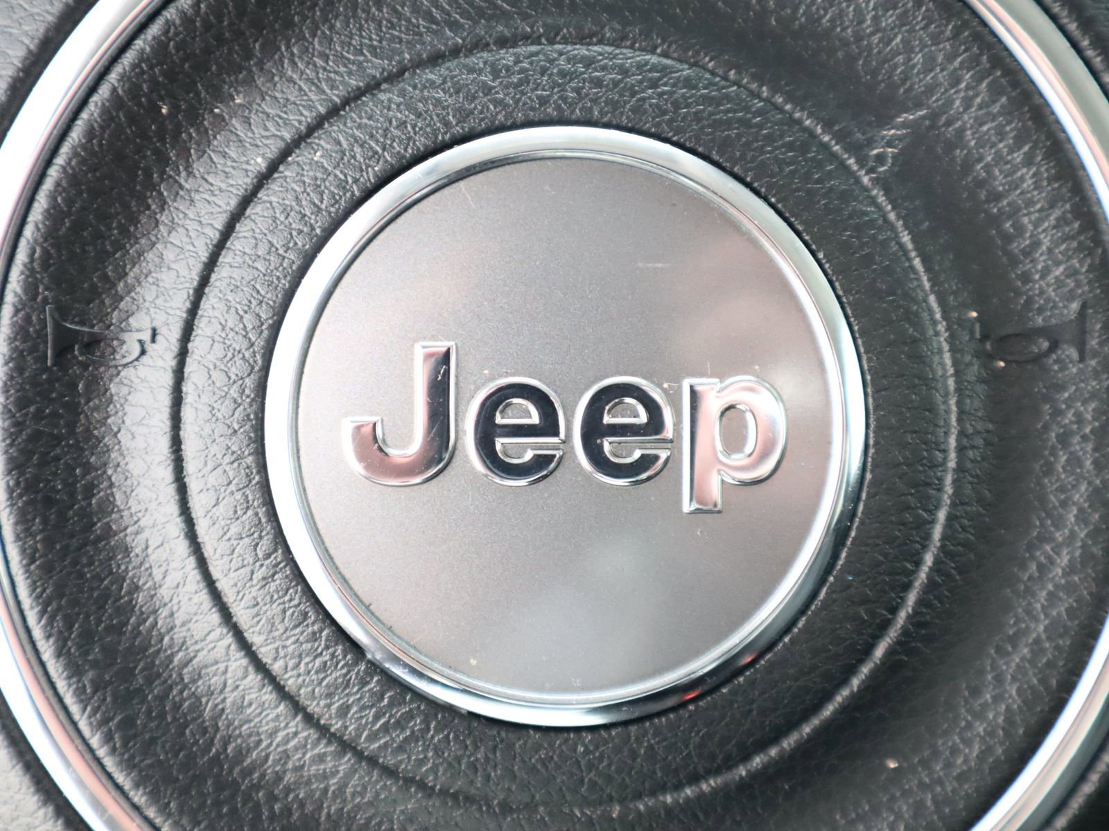 Used 2020 Jeep Renegade Latitude w/ Cold Weather Group image 33