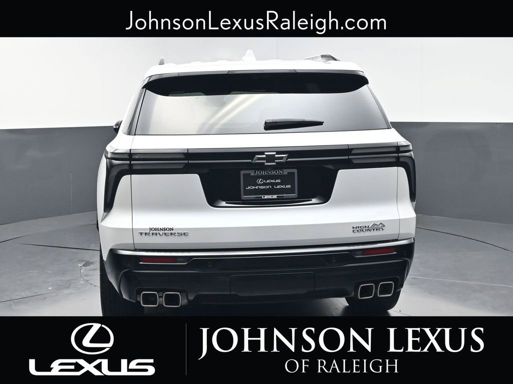 Used 2025 Chevrolet Traverse High Country FWD image 8