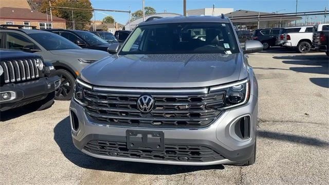 Used 2024 Volkswagen Atlas SE image 29