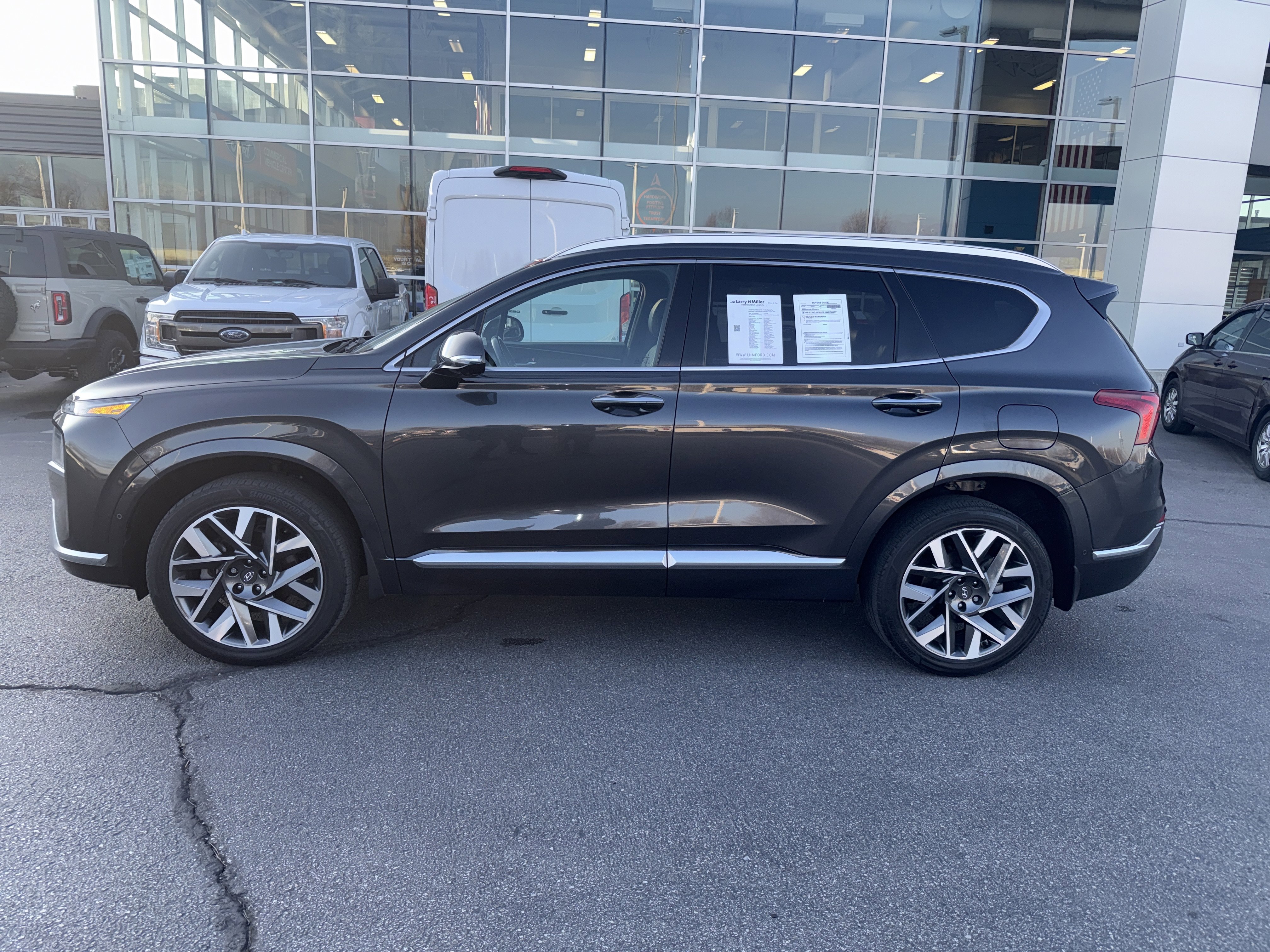 Used 2022 Hyundai Santa Fe Calligraphy image 2